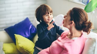 Kaugummi aus Textilien zu entfernen kann mühselig sein