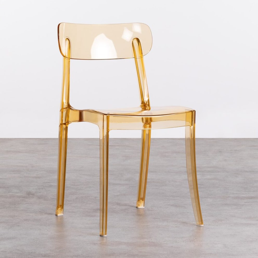 Simple dining chair by The Masie