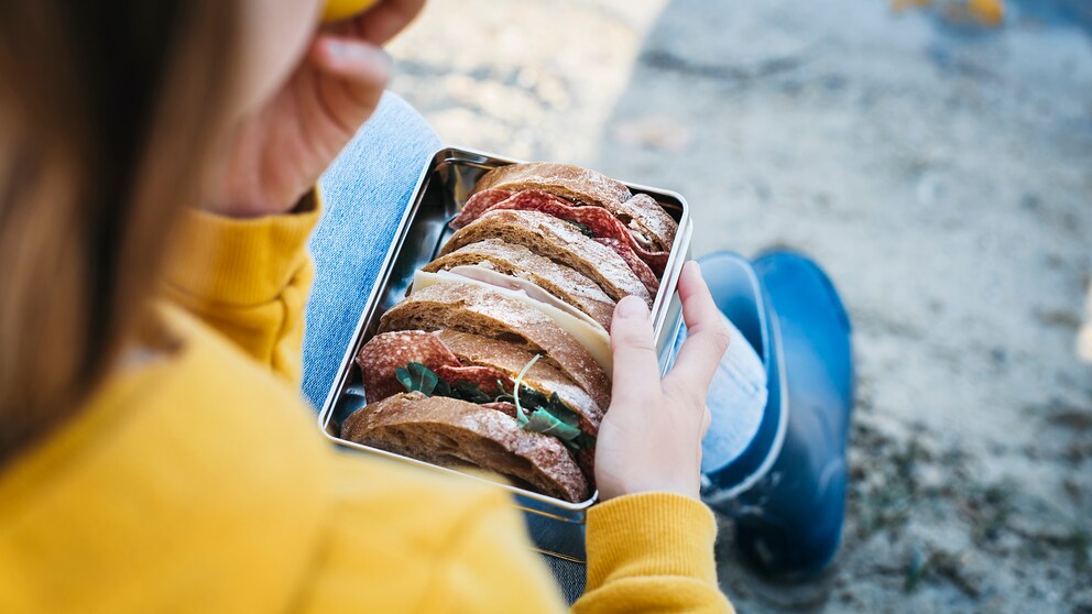 Eine Brotbox voller Stullen