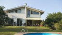 Pool mit Sonnenenergie und Luft beheizen
