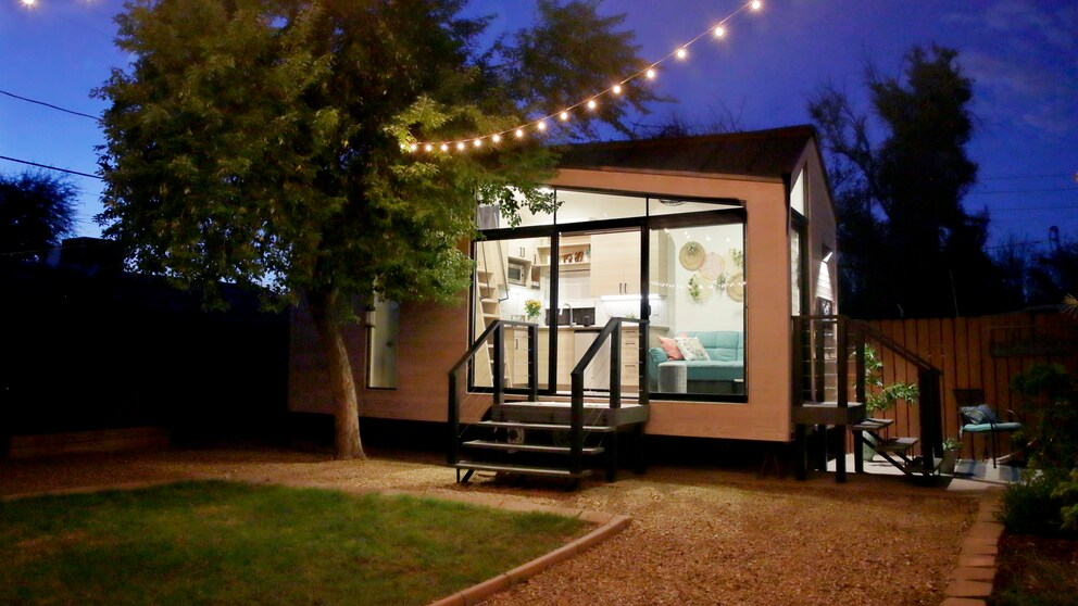 Tiny House bei Nacht