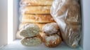 Brot und Brötchen in einem Tiefkühlfach
