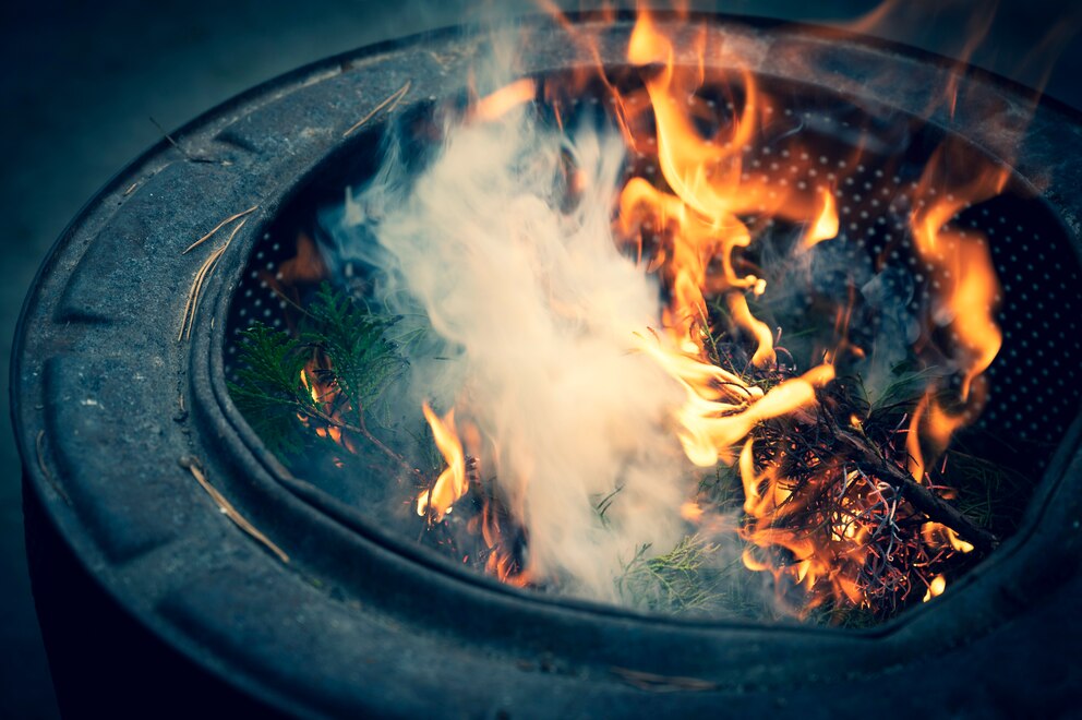 Grillfeuer im Winter