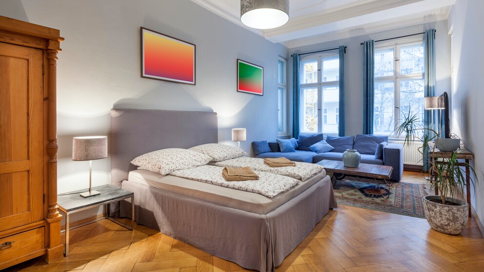 Ein Boxspringbett soll besonders bequem sein, hat aber auch seinen Preis. Lohnt sich eine Anschaffung?