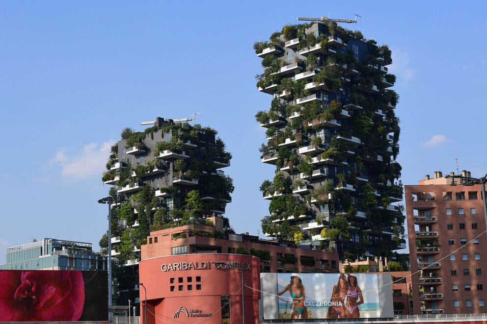 Hochhaus mit Wald: Zwei Hochhäuser mit Außenbegrünung