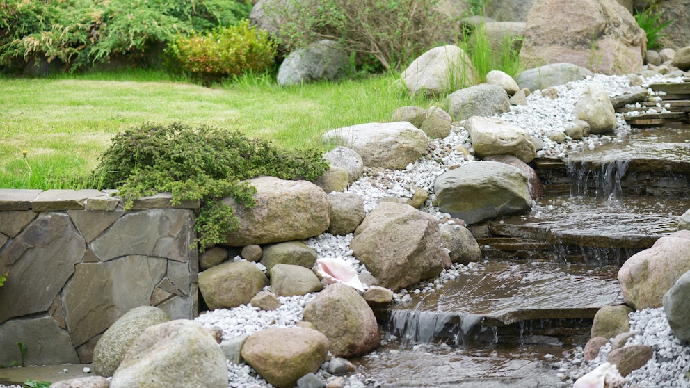 Bachlauf im Garten