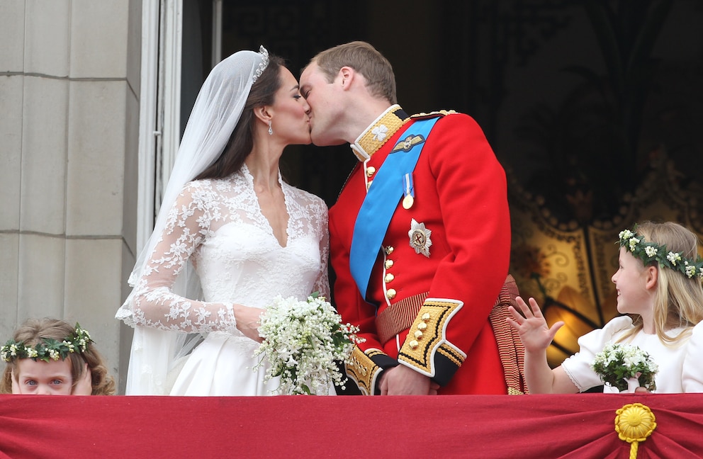 Prinz William und Kate Hochzeit Kuss