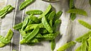 Durch die fehlende Pergamentschicht schmecken Zuckererbsen sowohl roh als auch gekocht, mit oder ohne Schale