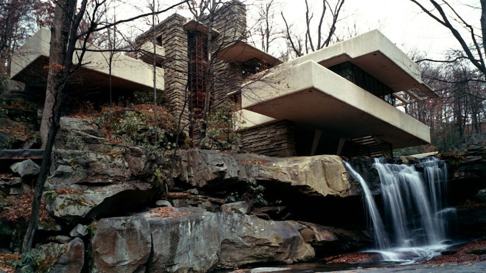 Frank Lloyd Wright's Fallingwater, eines der bekanntesten Bauten von  ihm
