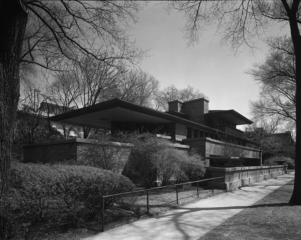 Frank Lloyd Wright's Robie House, fertiggestellt 1910, ist ein typisches Prärie-Haus und eines der 10 bedeutendsten Bauwerke des 20. Jahrhunderts