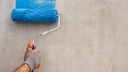 blaue Farbe Betonwand