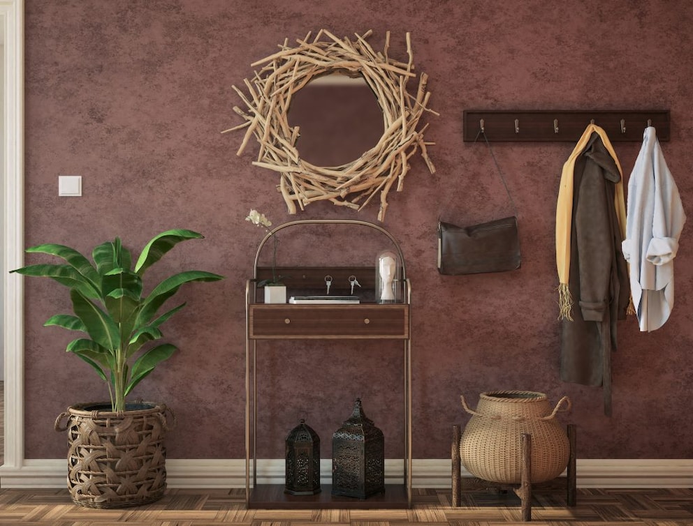 Large hallway with wine-red wall