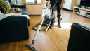 Auf dem Boden sammelt sich Vielerlei zusammen &ndash; aufsaugen sollte man aber nicht alles