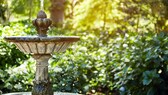 Springbrunnen im Garten