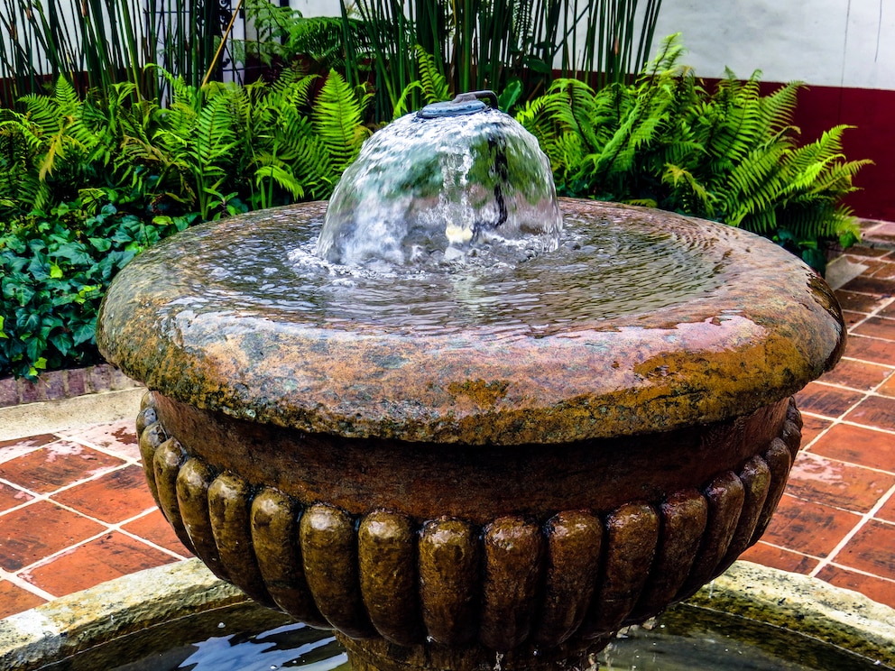 Zierbrunnen im Garten