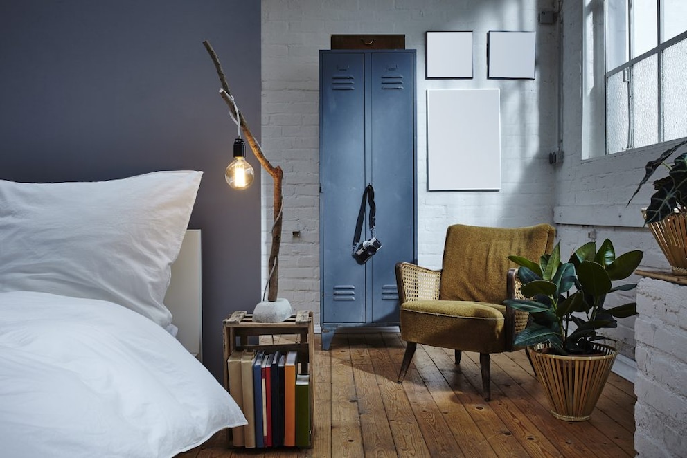 Floor lamp in industrial style in the bedroom