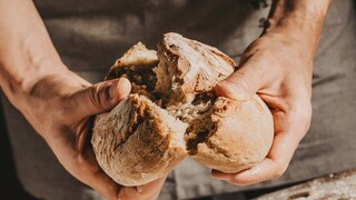 Brot muss nicht immer im Ofen gebacken werden, es gibt mehrere Möglichkeiten Brot ohne Ofen zu backen