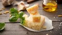 Jedes Nudelgericht wird durch etwas Parmesan abgerundet