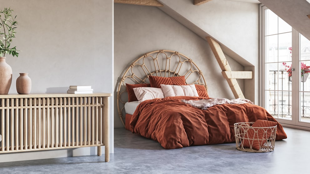 Schlafzimmer mit Dachschräge