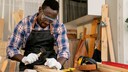 Beim Heimwerken sollte man auf die richtige Schutzkleidung setzen