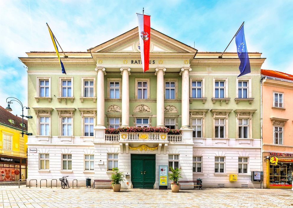 Rathaus in Baden bei Wien im Biedermeier-Stil