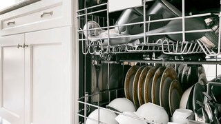 In Spülmaschinen können schnell unangenehme Gerüche entstehen