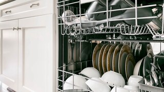 In Spülmaschinen können schnell unangenehme Gerüche entstehen
