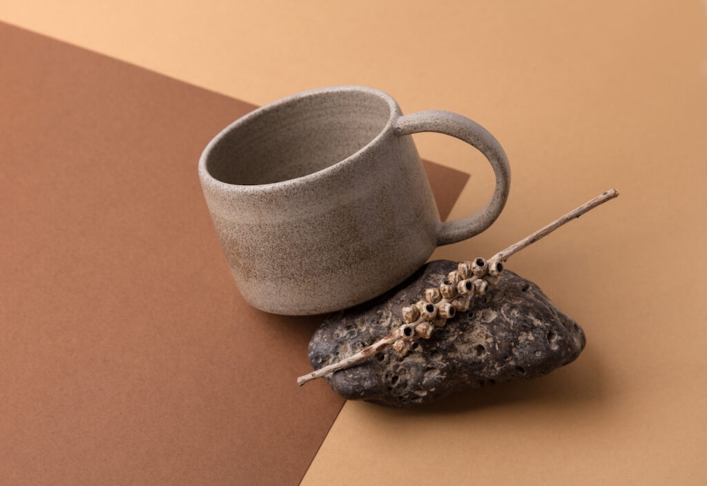 Single ceramic cup