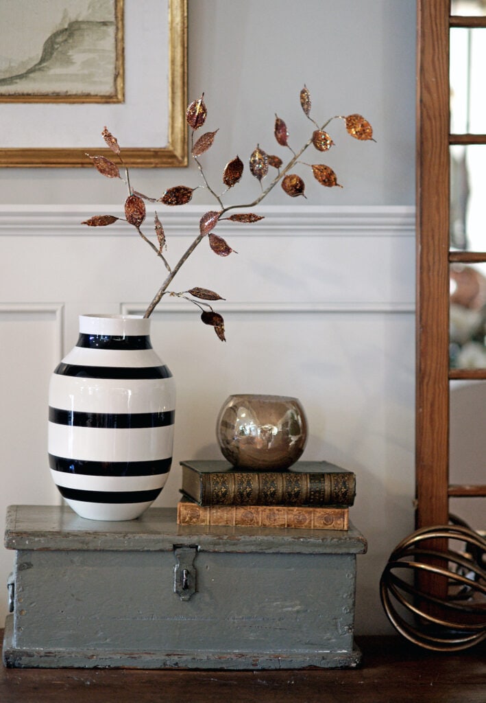 Vase with block stripes