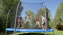 Trampolin im Garten