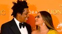 Beyoncé und Ehemann Jay-Z stellen mit dem Kauf ihrer Immobilie einen neuen Rekord auf: Mit 185 Mio. Euro ist die Luxus-Villa das teuerste Haus in der Geschichte Kaliforniens