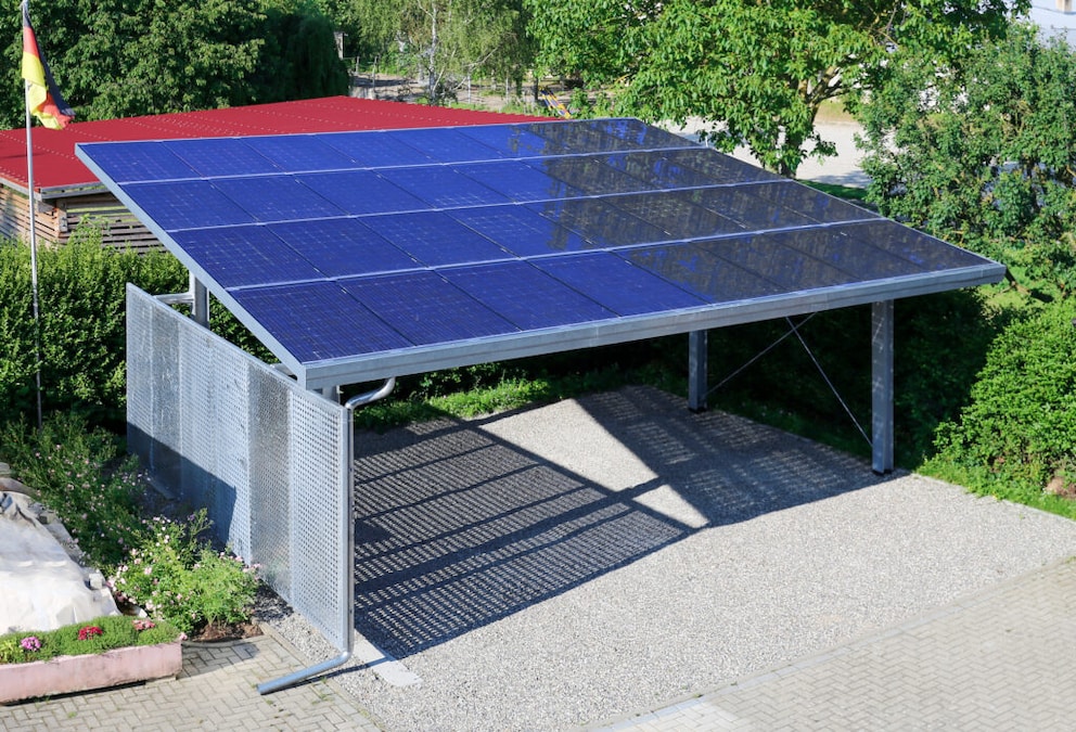 Carport with PV module