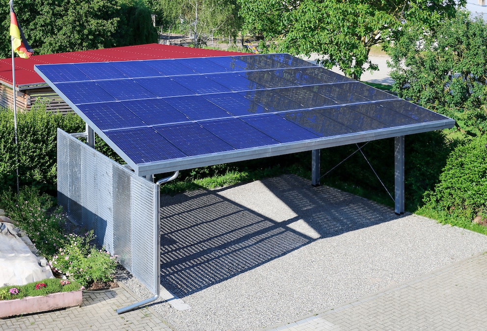 Carport mit PV-Modul