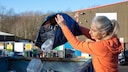 Auf einem Wertstoffhof kann man viele Dinge abgeben, die beim Aufräumen des Kellers auftauchen