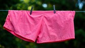Badehose auf Wäscheleine