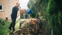 Viele Küchen- und die Grünabfälle aus dem Garten werden auf einem Kompost mit der Zeit zu Dünger