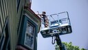 Schönheitsreparaturen, beispielsweise ein neuer Außenanstrich, Verputz- oder sonstige Ausbesserungsarbeiten erfordern mitunter den Gang aufs Nachbargrundstück