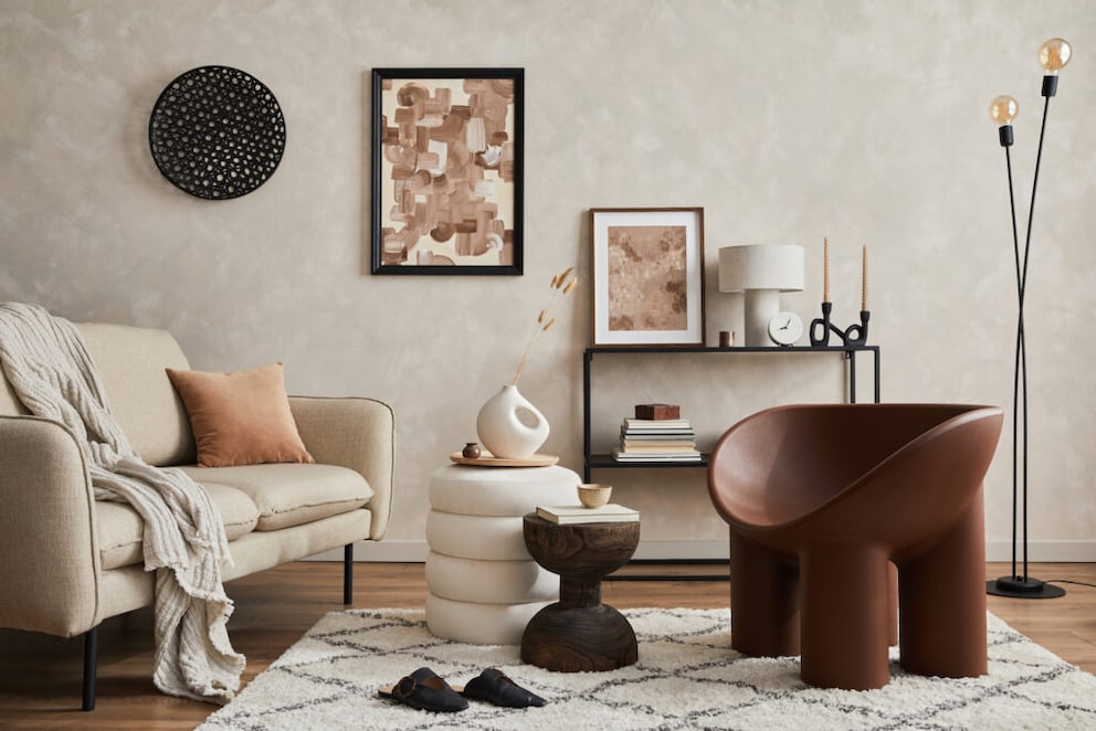 Accessories and furniture in unusual form language