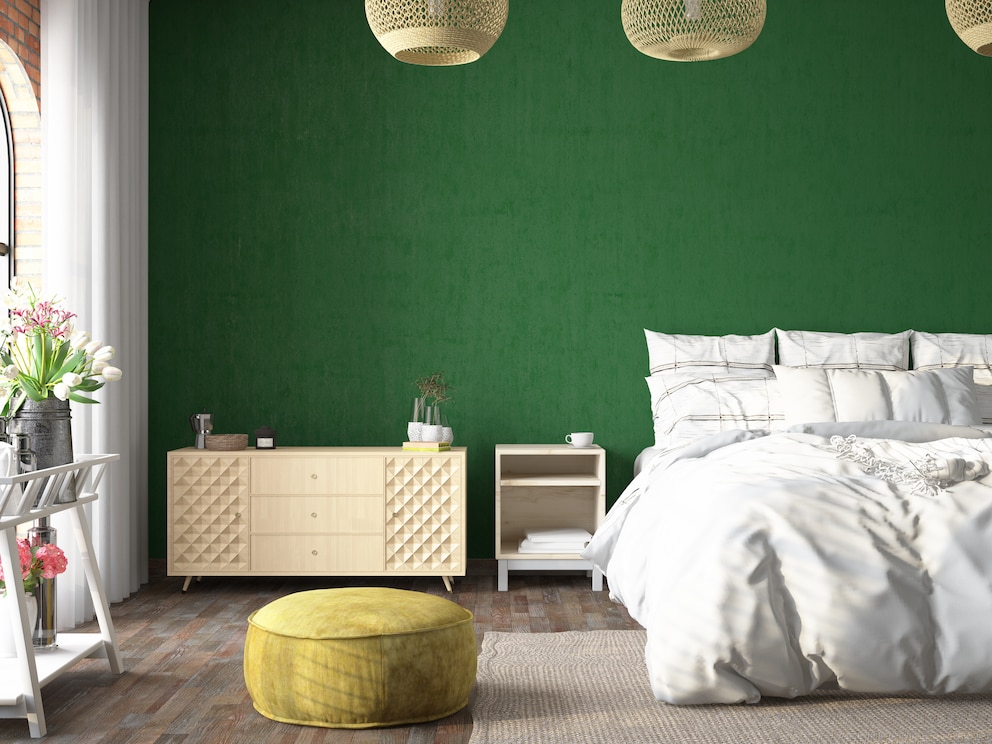 Grasgrüne Wand im Wohnzimmer