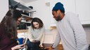 Menschen in Wohnung