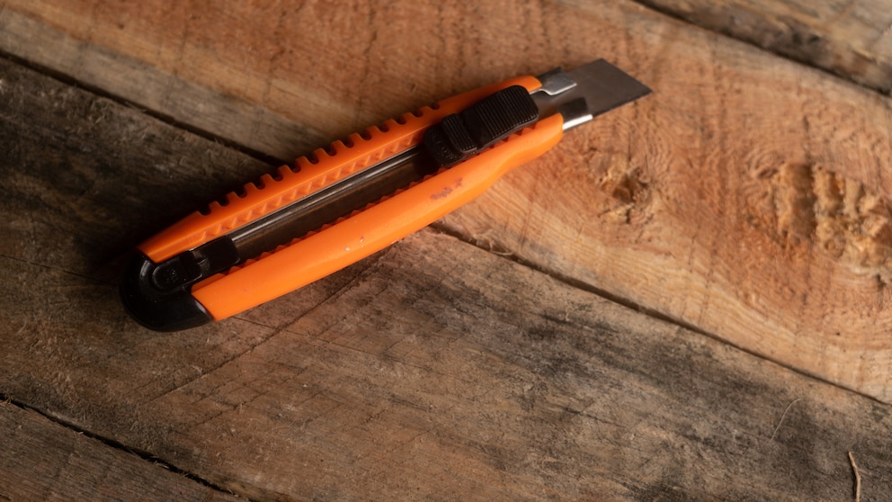 Cuttermesser sind häufig sehr scharf – daher ist es wichtig, dass ihre Handhabung auch sicher funktioniert