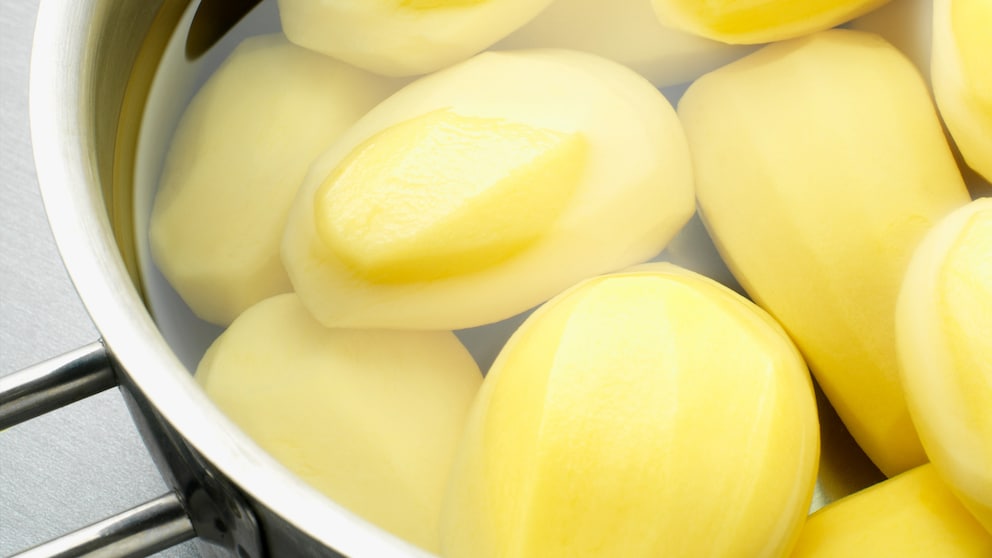Gibt man Kartoffeln lieber in kaltes oder warmes Wasser, wenn man sie kochen will?
