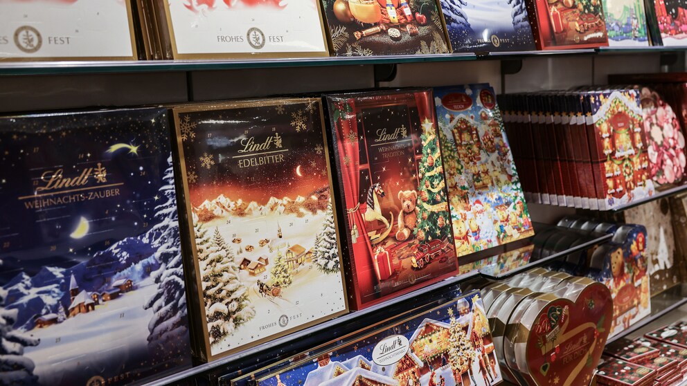 Adventskalender sind inzwischen sogar schon im Sommer zu bekommen