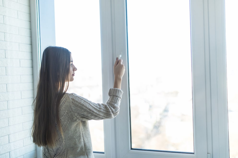 Lässt sich mit Isolierfolie am Fenster wirklich Energie sparen?