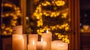 In der Vorweihnachtszeit kommt es häufig zu Bränden. Kerzen sollten daher nicht unbeaufsichtigt brennen.