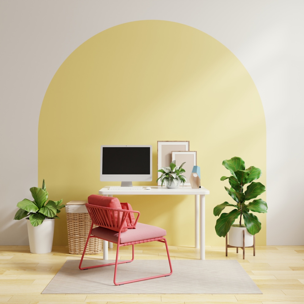 The colors red and yellow in the living space.