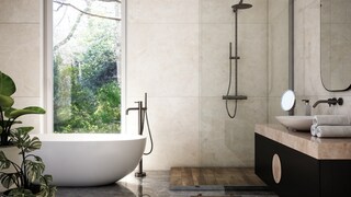 Freistehende Badewannen, natürliches Ambiente und Schwarz-Weiß-Kontraste zählen zu den Trends fürs Badezimmer 2024