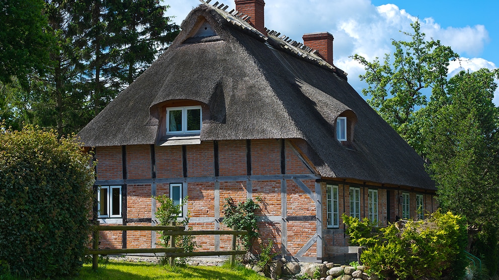 Walmdach auf altem Fachwerkhaus