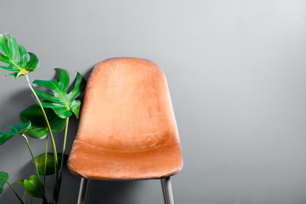 Chair with fabric cover in Peach Fuzz