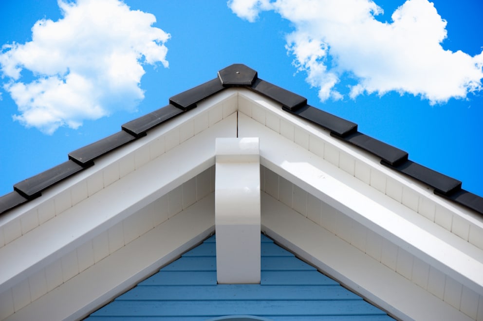 Symmetrical gable roof
